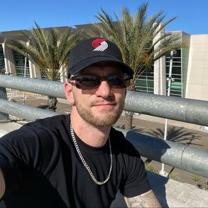 Meet your Posher, Logan